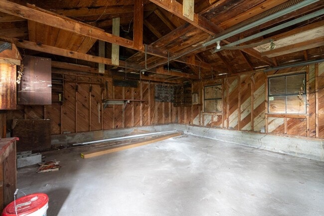 Building Photo - 1213 Tunnel Blvd