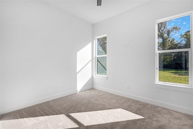 Building Photo - 7903 Cora St