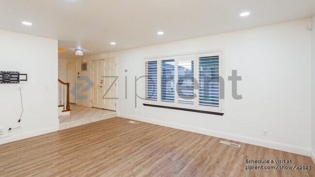 Building Photo - 3226 Gardendale Dr