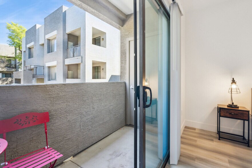 Building Photo - 6610 N 93rd Ave