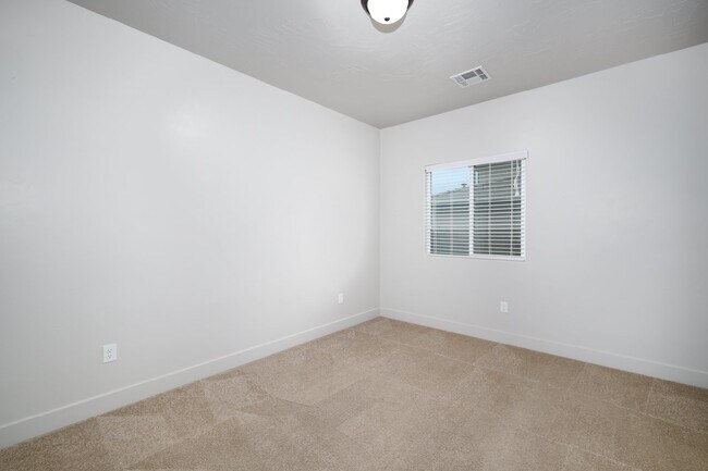 Building Photo - Comfort & Style: Spacious 3-Bed, PLUS LARGE OFFICE, 2-Bath Retreat in DESERT CANYON"
