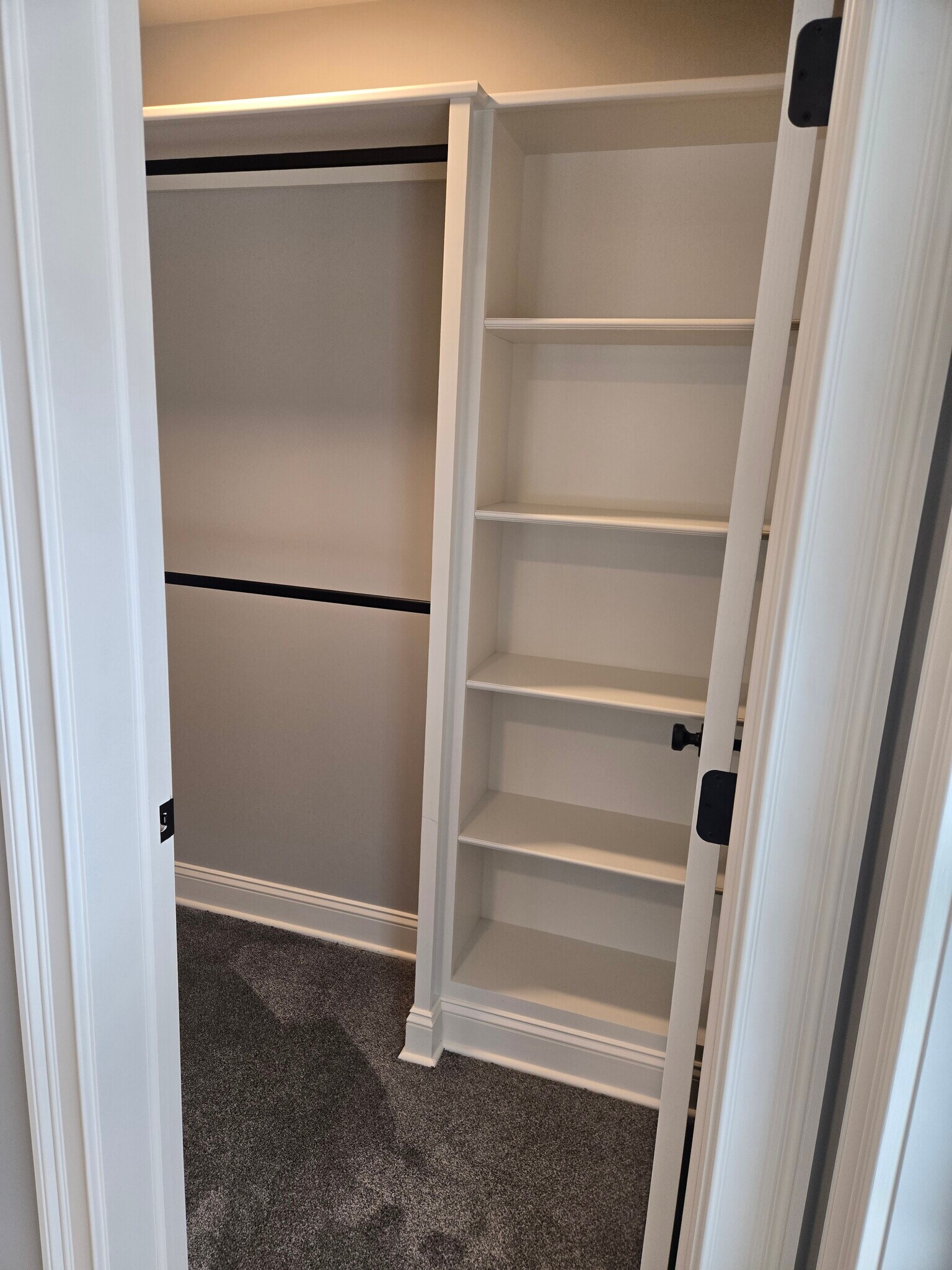 Walk-In Closet - 602 Forest Ln