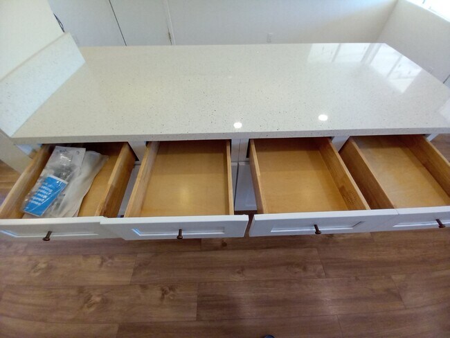 Building Photo - Beautifully Renovated 3 bd, 2 ba in Old To...