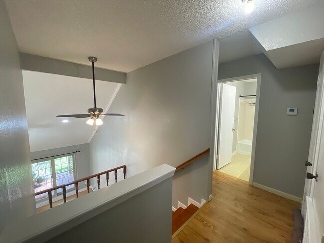 Building Photo - 4625 Vail St