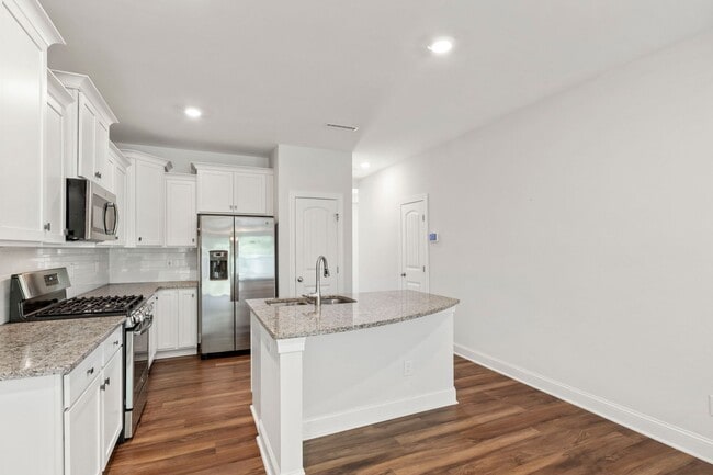 Building Photo - Beautifully Kept 2-Bedroom Townhome in Dur...