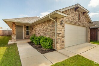 Building Photo - Newer Home in OKC