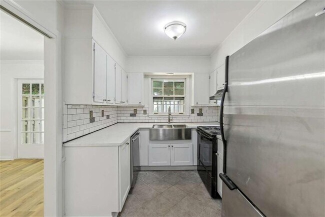 Building Photo - 98 La Rue Pl NW