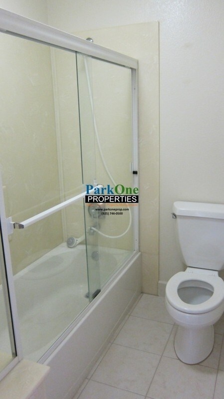 Building Photo - Large Danville Home with Pool