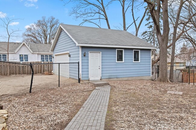 Building Photo - 5432 France Ave S