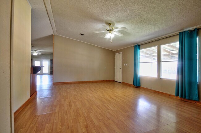 Building Photo - 2-1502 Ranch Rd 261