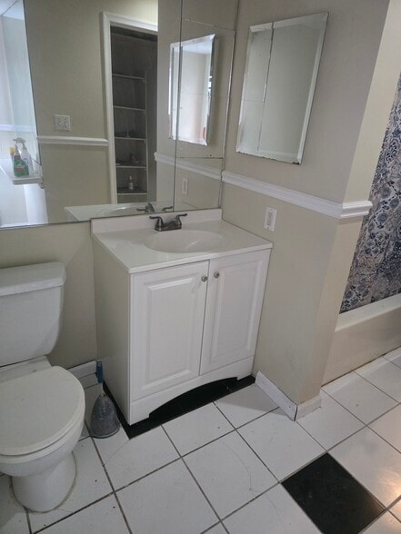 Building Photo - 521 W Greenleaf St