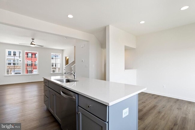 Building Photo - 230 Clifton Mnr