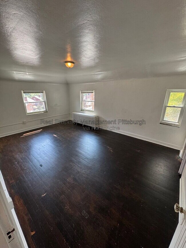 Building Photo - 2819 Morlock St