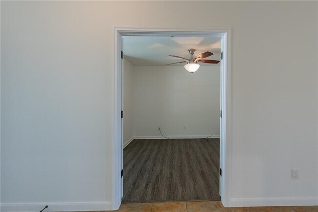 Building Photo - 30118 Diamond Dove Trail