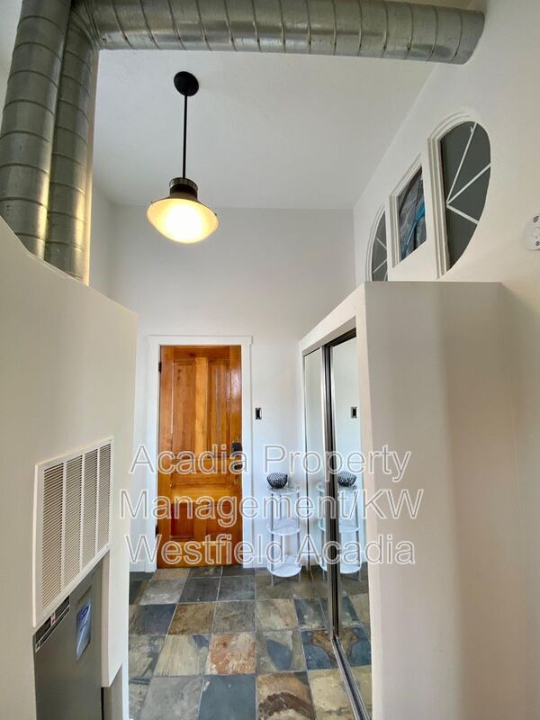 Building Photo - 20 Freedom Blvd 200 W