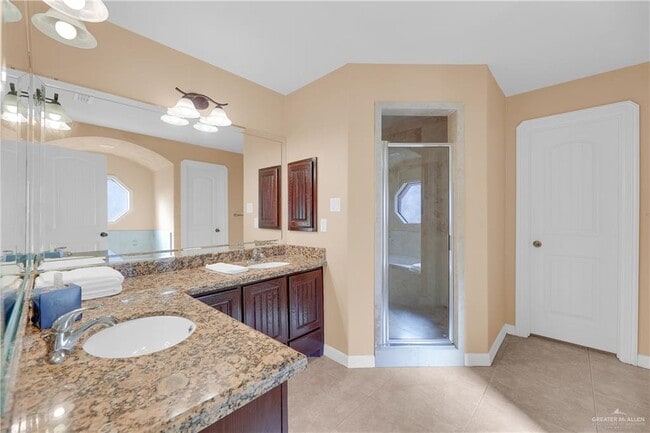 Building Photo - 19 N Dogwood St