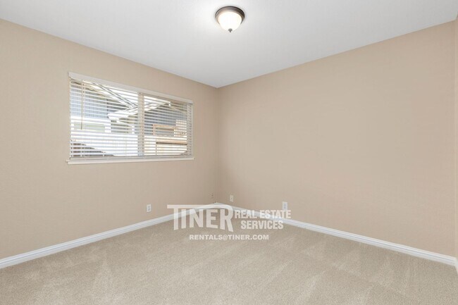 Building Photo - 8052 Phoebe Way