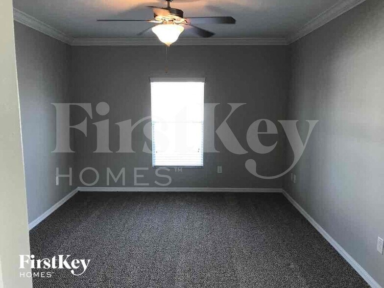 Building Photo - 1904 Hawks View Dr