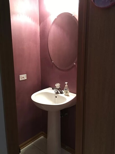 Powder Room - 2472 Reflections Dr