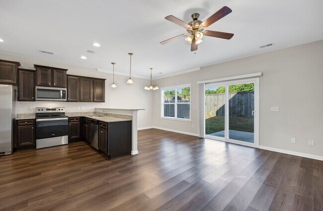 Building Photo - EXCELLENT LOCATION IN LEXINGTON'S DAWSON'S PARK