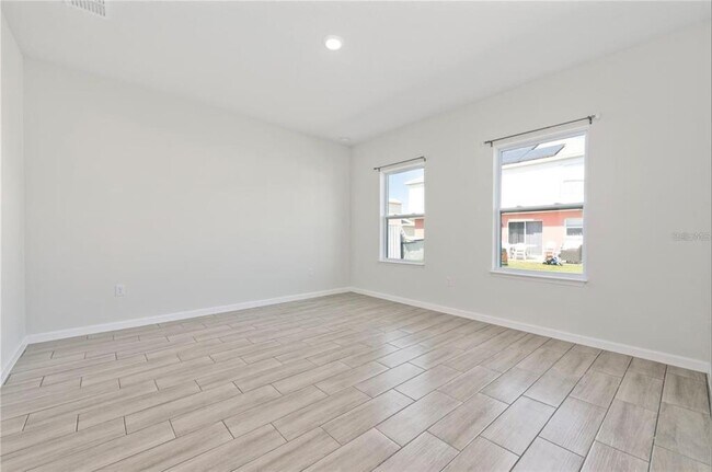 Building Photo - 719 Martin Ln