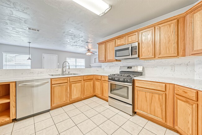 Building Photo - 758 Brushy Glen Dr