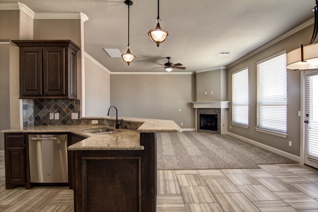 Primary Photo - Beautiful Foster Signature Home in Great L...