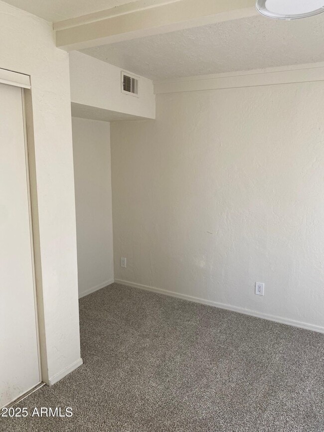 Building Photo - 1821 W Libby St