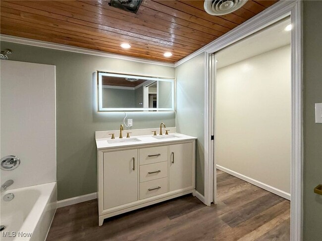 Building Photo - 11370 Parkside Ave NE