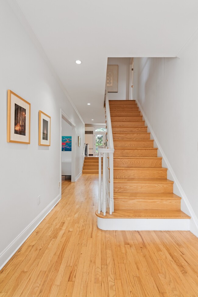Building Photo - 5 Rockhill Terrace