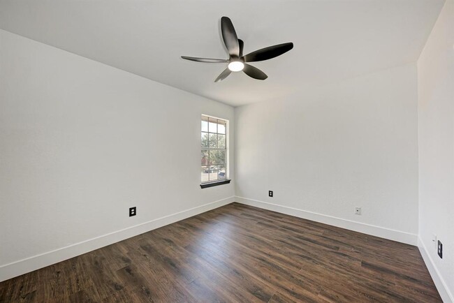 Building Photo - 801 Black Isle Dr