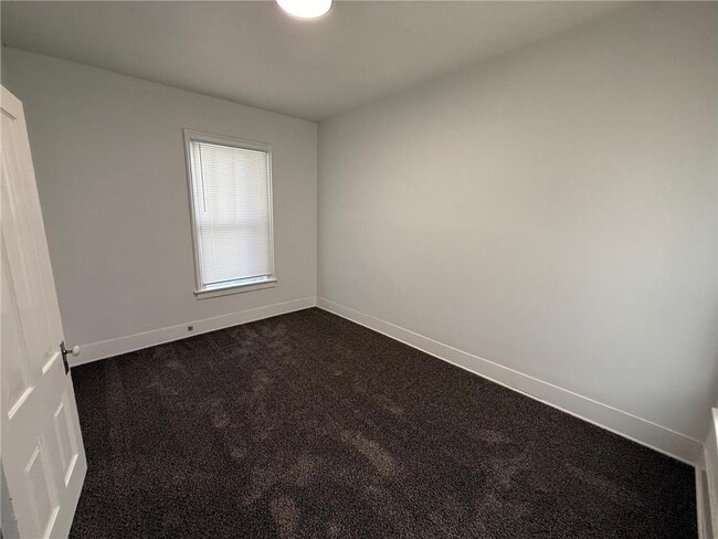 Building Photo - 803 7th St S