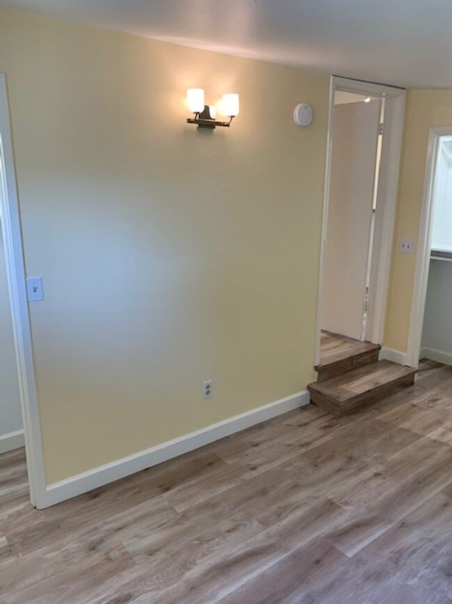 Building Photo - Pacific Grove Cottage