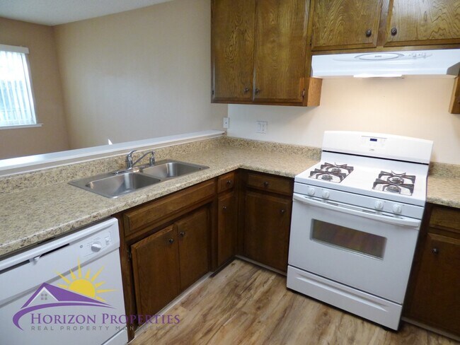 Building Photo - 3 Bed 2 Bath 1,317sqft Citrus Heights Home in Wildwood Estates