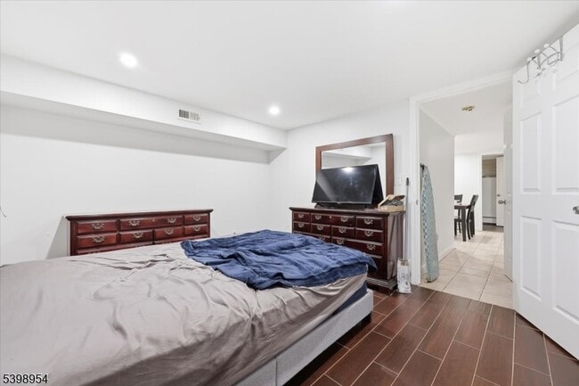 Building Photo - 67 Norwood Ave