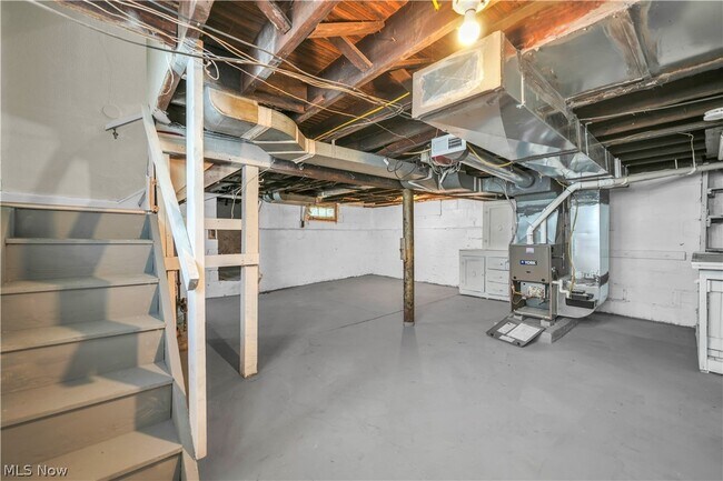 Building Photo - 8505 Bancroft Ave