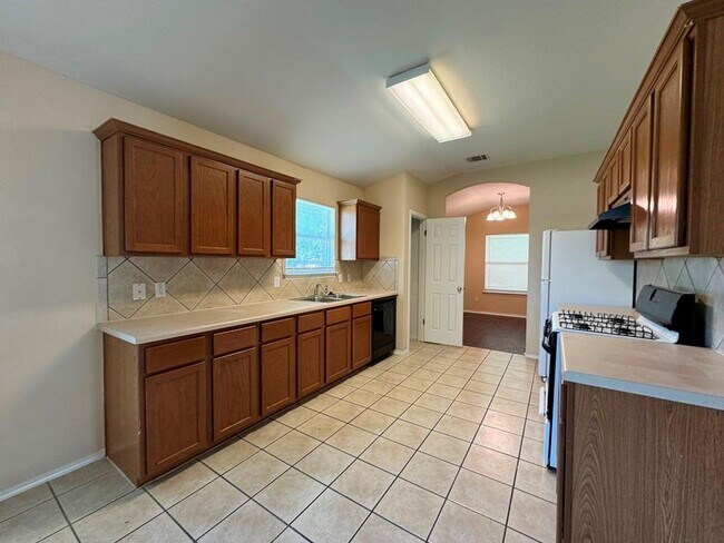 Building Photo - 100 Palo Duro Cove