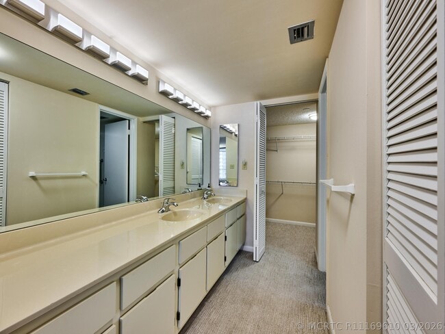 Building Photo - 3420 S Ocean Blvd