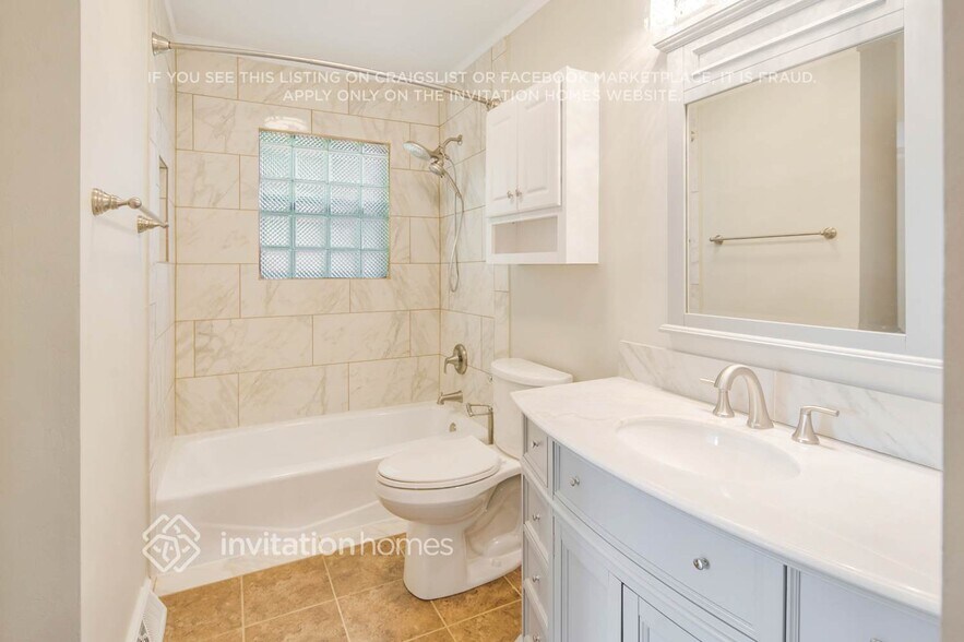 Building Photo - 929 Eaglewood Ave