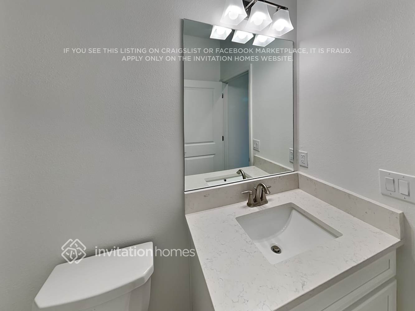 Building Photo - 14318 17th Ct E