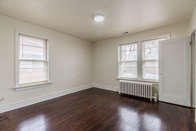 Building Photo - 7120 Dartmouth Ave