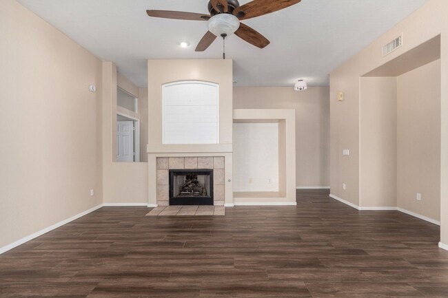 Building Photo - 5 Bedroom home in Chandler