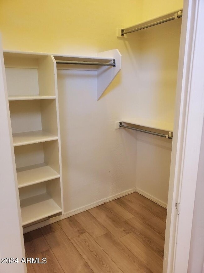 Building Photo - 1864 W Olive Way