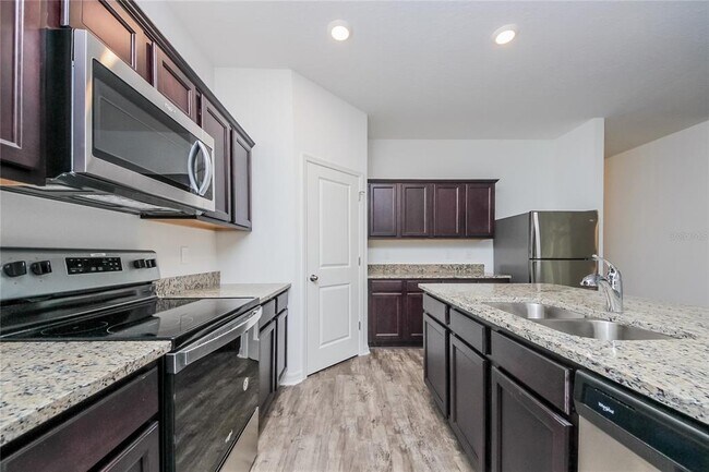 Building Photo - 162 Hidden Lk Lp