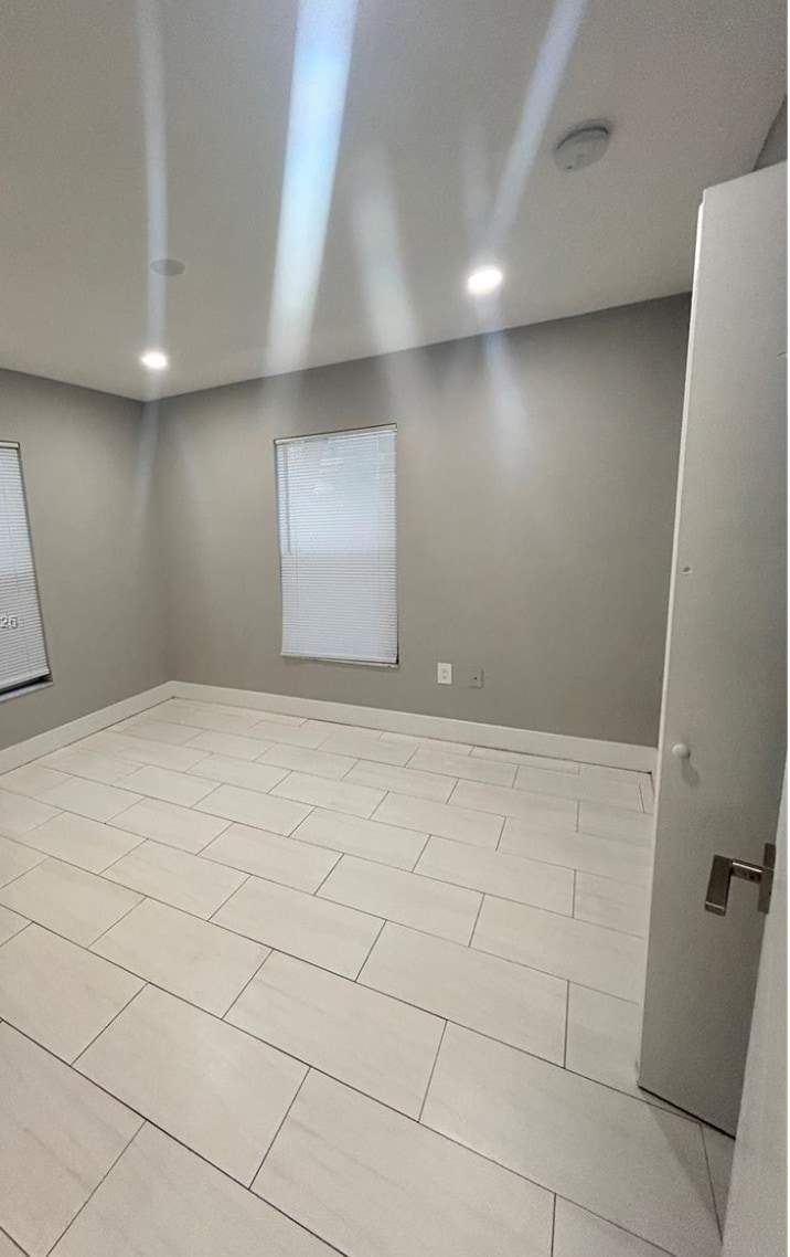 Building Photo - 1724 NW 1st Pl