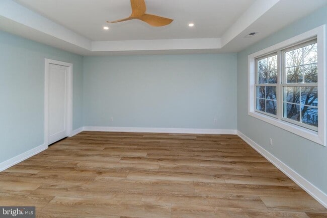 Building Photo - 17 Wilson St