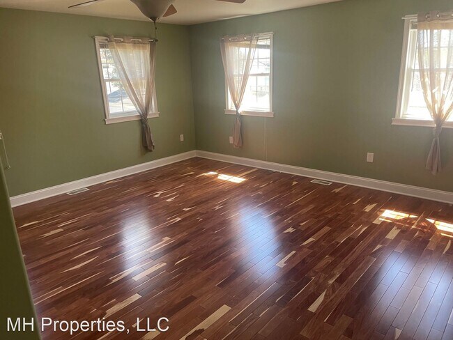 Building Photo - 5 br, 3 bath House - 7027 Cresthaven Drive
