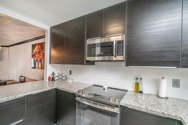 Building Photo - 6410 Ferris Dr