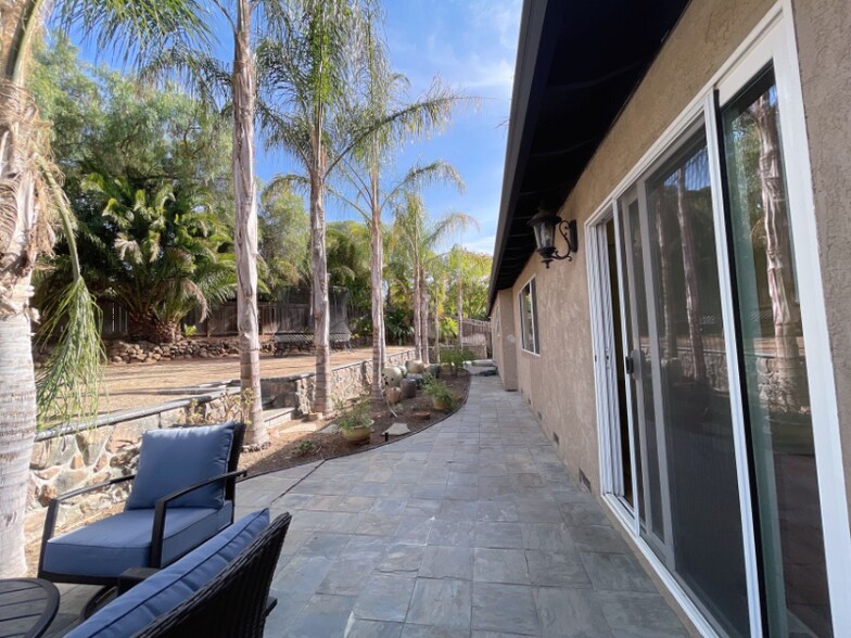 Building Photo - 1336 El Camino Dr
