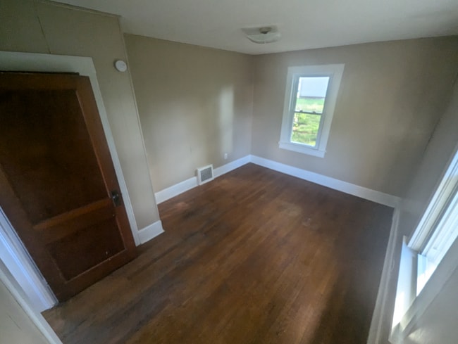 Building Photo - 410 W 23rd St